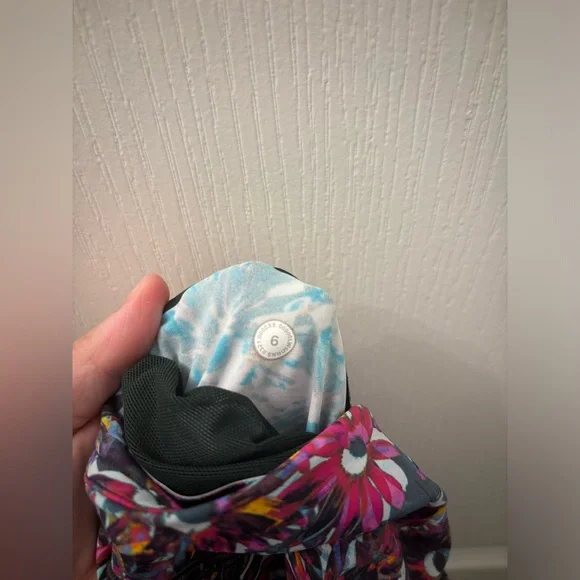 Lululemon Base Pace HR High Rise Tight 25” and Sports Bra Floral -  Size 6 - Picture 11 of 12